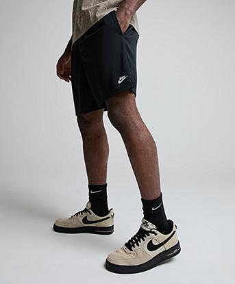 Nike Club Flow Mesh Short in Black