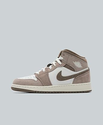 Jordan Junior Air Jordan 1 Mid Trainer in Enigma Stone / Olive Grey / Summit White