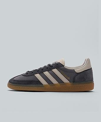 adidas Originals Handball Spezial Trainer in Grey / Off White / Gum
