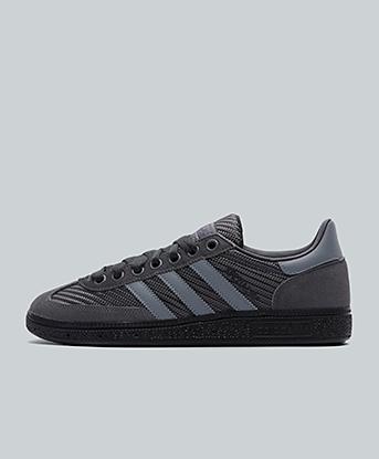 Grey / Core Black
