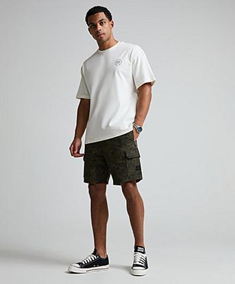 Closure London Icon Badge Utility Cargo Short in Green Camo