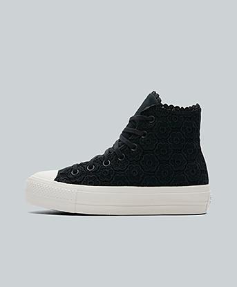 Converse Womens Chuck Taylor All Star Lift Trainer in Black / White / Crochet