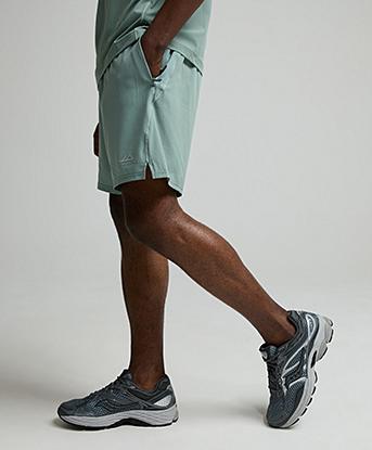 Trailberg Momentum Short in Willow Green / Idyllic Green