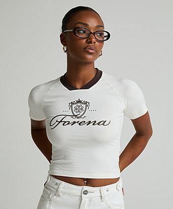 Forena Womens Squad Goals Tight Slim T-Shirt in Optic White / Twilight Jam / Citrus Frost