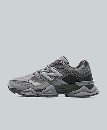 Black / Castlerock