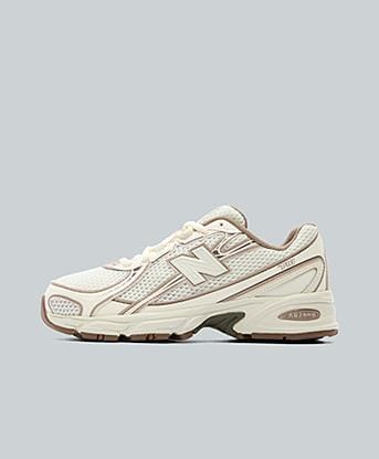New Balance Womens 740 Trainer in Dark Mushroom / Agora