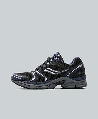 Saucony Womens ProGrid Triumph 4 Trainer in Black / Naval