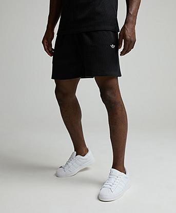 adidas Originals Trefoil Essential Waffle Short in Black / White
