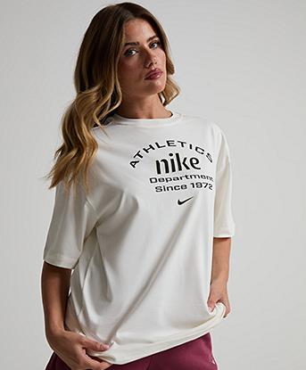 Nike Womens NSW Oversize Short Sleeve T-Shirt in Sail / Black