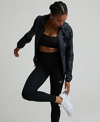 Nike Womens Tempo Repel Jacket in Black / Reflective Silver