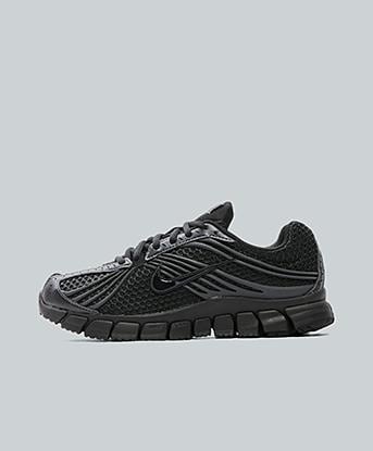 Nike Womens Skylon 11 Trainer in Black / Anthracite