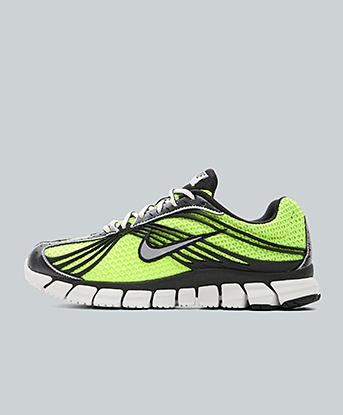 Nike Womens Skylon 11 Trainer in Volt / Metallic Silver / Black