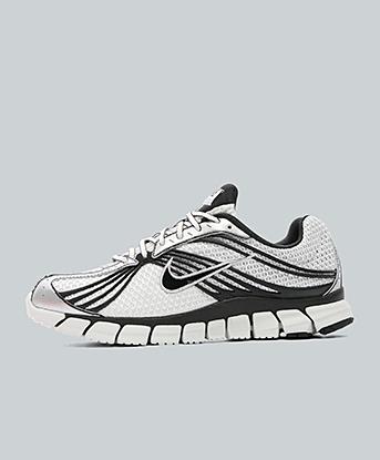 Nike Skylon 11 Trainer in White / Black / Metallic Silver