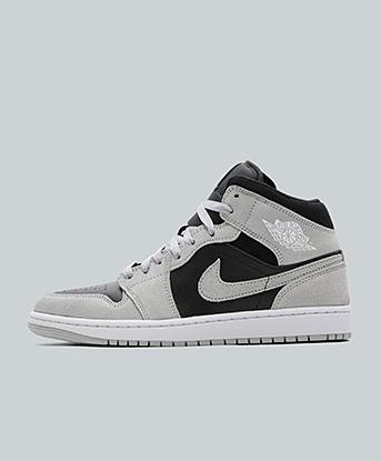 Jordan Jordan 1 Mid Trainer in Black / Smoke Grey / White