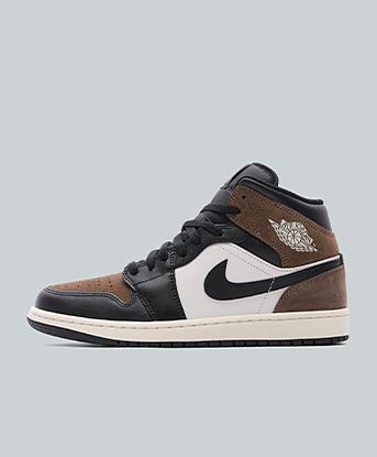 Jordan Jordan 1 Mid Trainer in Sail / Black / Palomino Mocha