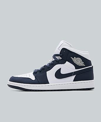 Jordan Jordan 1 Mid Trainer in White / Obsidian / Pink Foam