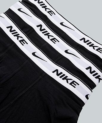 Black / White