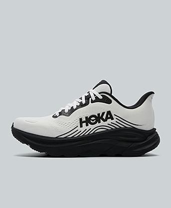 Hoka Clifton 11 Trainer in White / Black / White