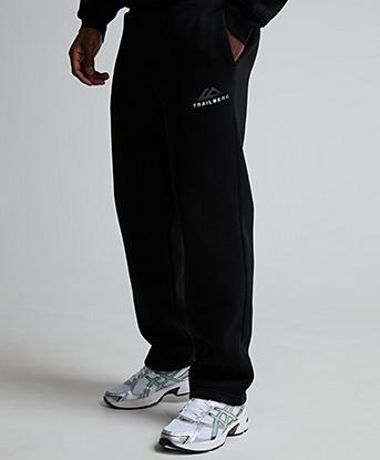 Trailberg Fraction Straight Leg Jogger in Black