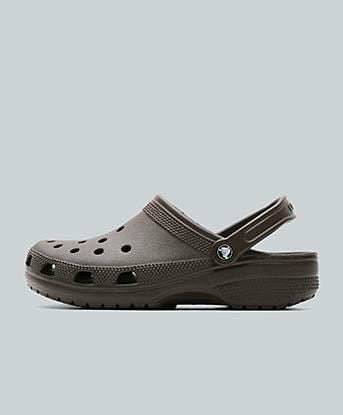 Crocs Classic Clog in Espresso