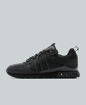 Cruyff Fearia Hex-Tech Trainer in Black / Black