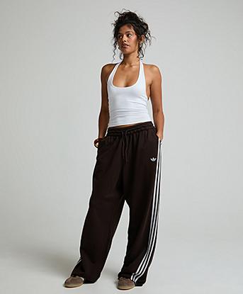 adidas Originals Womens Graphic Loose Fleece Pant in Aurora Coffee