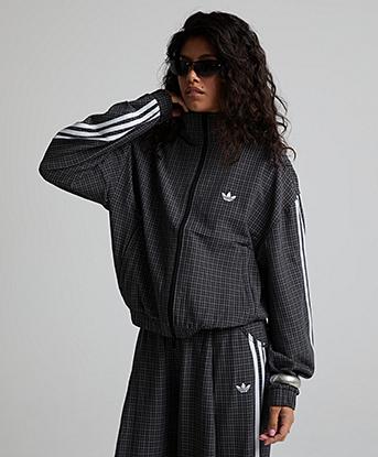 Black ./ Grey Three