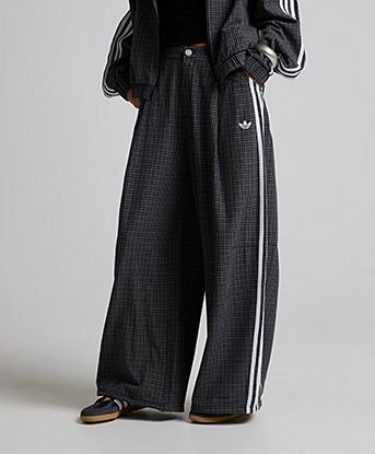 Black / Grey Three