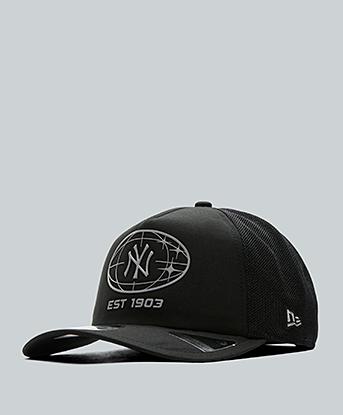 New Era NY Yankees MLB Graphic 9FORTY Apex Adjustable Cap in Black
