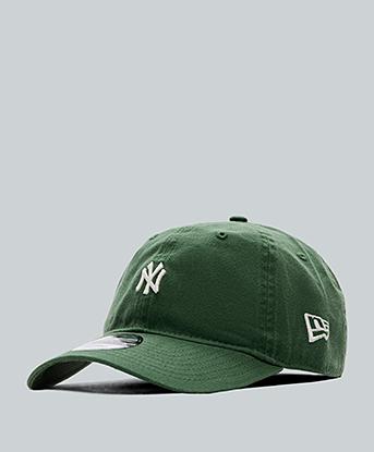 New Era NY Yankees MLB Mini Logo 9TWENTY Adjustable Cap in Dark Green