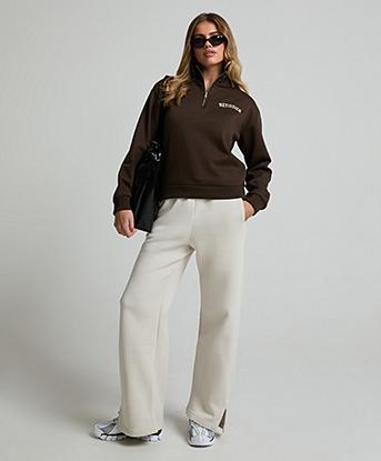 Metissier Womens Amiens Quarter Zip Sweatshirt in Chestnut Ember