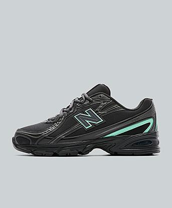 Black / Dark Grey / Bright Mint