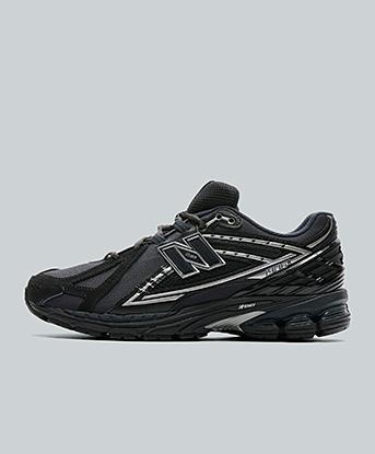 New Balance 1906 Trainer in Phantom Navy / Black / Metallic Silver