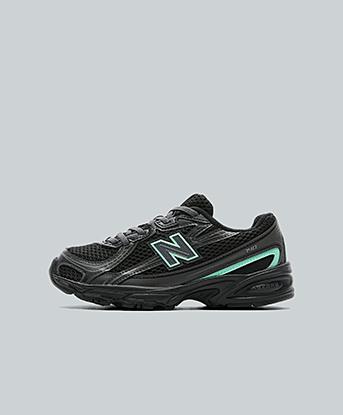 New Balance Infant 740 Trainer in Black / Bright Mint
