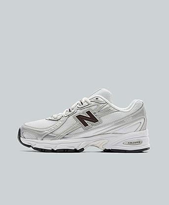 White / Dark Burgundy