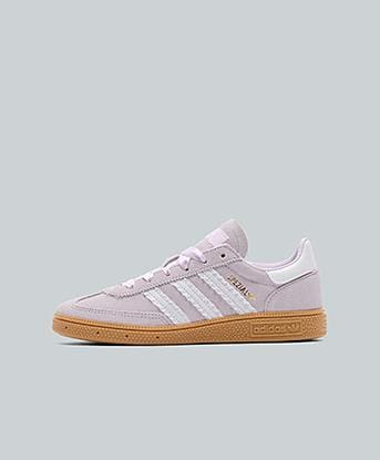 adidas Originals Infant Handball Spezial Trainer in Ice Lavender / Footwear White / Gum 3