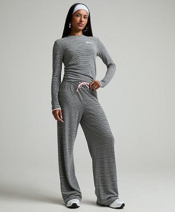 Dès Vu Womens Stripe Long Sleeved T-Shirt in Asphalt