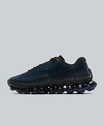 Nike Air Max Liquid Trainer in Obsidian Navy / Black / Metallic Silver