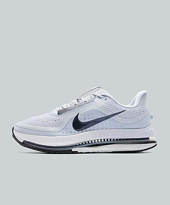 Nike Pegasus Premium Trainer in Football Grey / Grid Iron / White