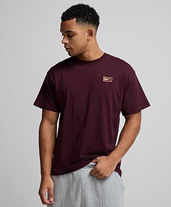 Nike Street Fleece Short Sleeve T-Shirt in Burgundy Crush