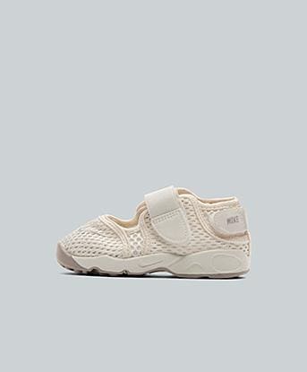 Nike Nursery Rift Trainer in Phantom / Moon Particle Sail