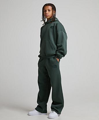 Nike Junior Club Open Hem Graphic Pant in Camo Green / Black Spruce