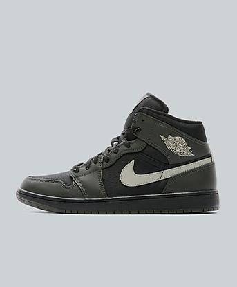 Jordan Air Jordan 1 Mid Trainer in Black / Newsprint / Spruce Fog