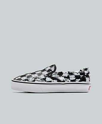 Vans Womens Classic Slip on Trainer in Sequin Checkerboard / Black / White