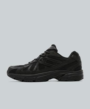 Monterrain Tempo Trainer in Black / Black / Black