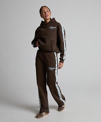 Forena Womens Iconic Dot Loose Jogger in Cocoa Ember