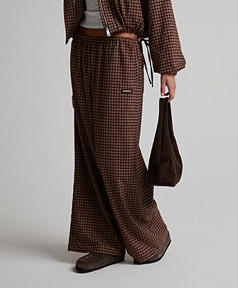 Cernucci Womens Check Twill Wide Leg Pant in Burgundy