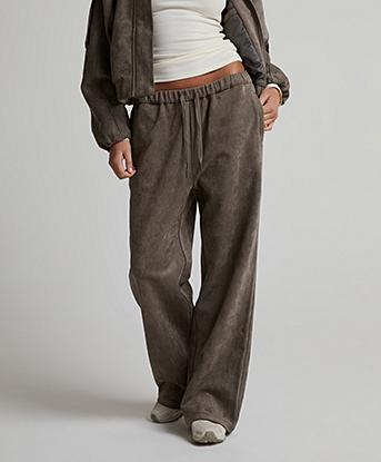 Cernucci Womens Suede Patch Wide Leg Pant in Grey